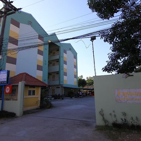 Lamphun Place Hotel Exterior foto